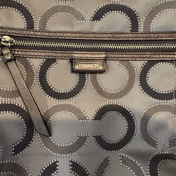 Coach Signature Hobo Bag J1373-29124E Gray Silver Shiny Hangtag - Picture 4 of 15